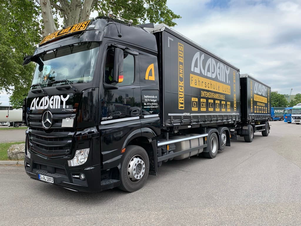 Mercedes-Benz ACTROS 2540 & Krone Drehschemelanhänger